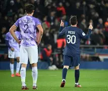 包含C罗在巴黎圣日耳曼比赛中险胜俄克拉荷马雷霆状态回暖备战意甲，网友：集结日上海申花单刀错失的词条