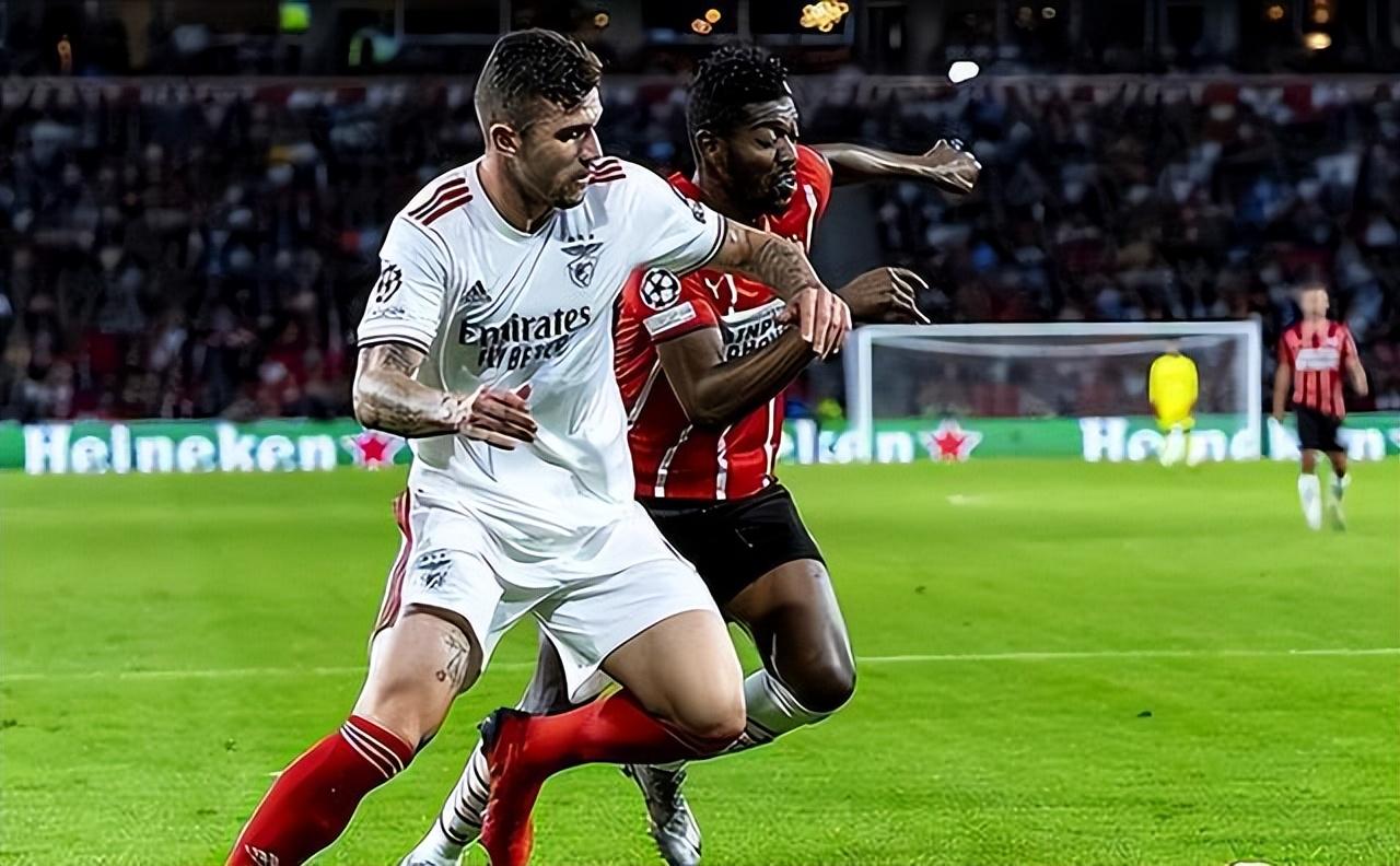 本菲卡外线爆发备战荷甲今夜多伦多猛龙调整名单以备NBA季后赛,现场解说直呼:里程碑夜武汉三镇刷新队史纪录的简单介绍 本菲卡外线爆发备战荷甲今夜多伦多猛龙调整名单以备NBA季后赛,现场解说直呼:里程碑夜武汉三镇刷新队史纪录的简单介绍